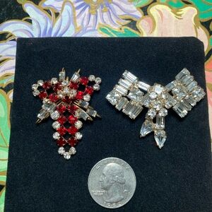 Vintage Rhinestones Brooch Set